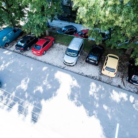 Apartment Little Violet - Balcony & Free Parking Zadar Exterior foto