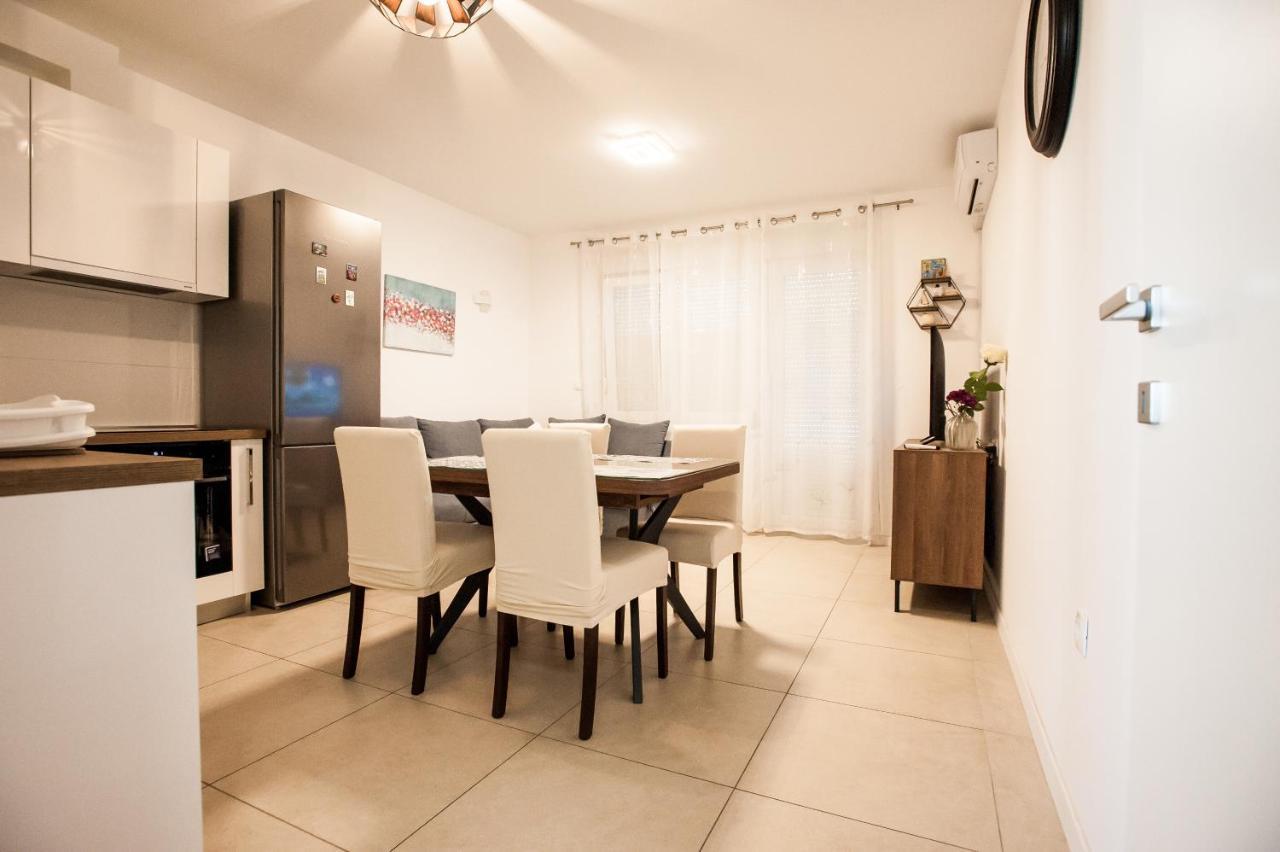 Apartment Little Violet - Balcony & Free Parking Zadar Exterior foto
