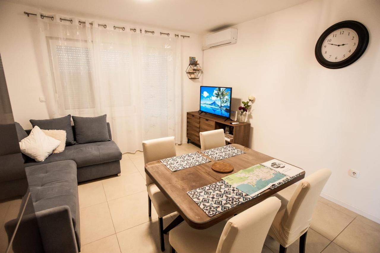Apartment Little Violet - Balcony & Free Parking Zadar Exterior foto